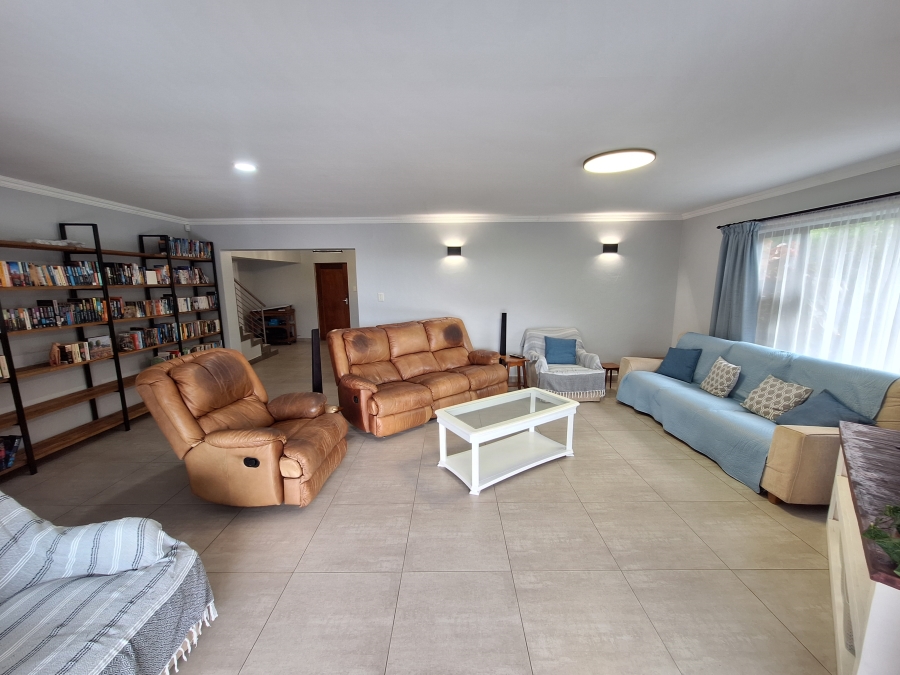 4 Bedroom Property for Sale in Wavecrest Eastern Cape